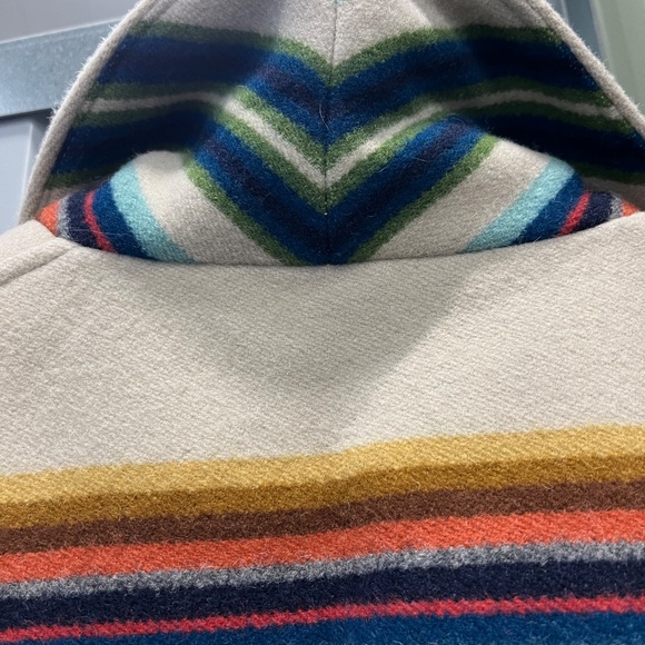 Pendleton limited edition signature coat size large - Picture 9 of 10